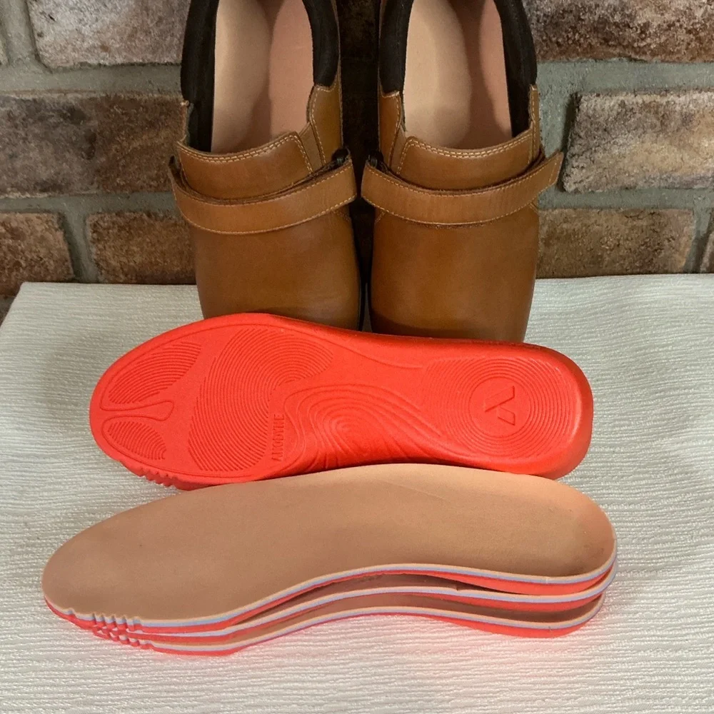 Anodyne women’s cognac